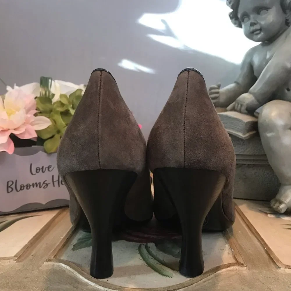 Sofft Suede Leather Pumps Heels Flower Rosette Detail Pin-Up Sz 9W NWOB